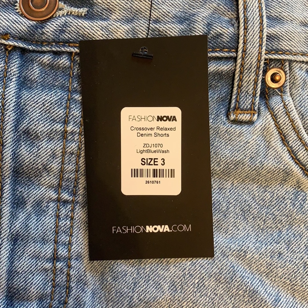 Fashion Nova Crossover Shorts - Picture 3 of 3